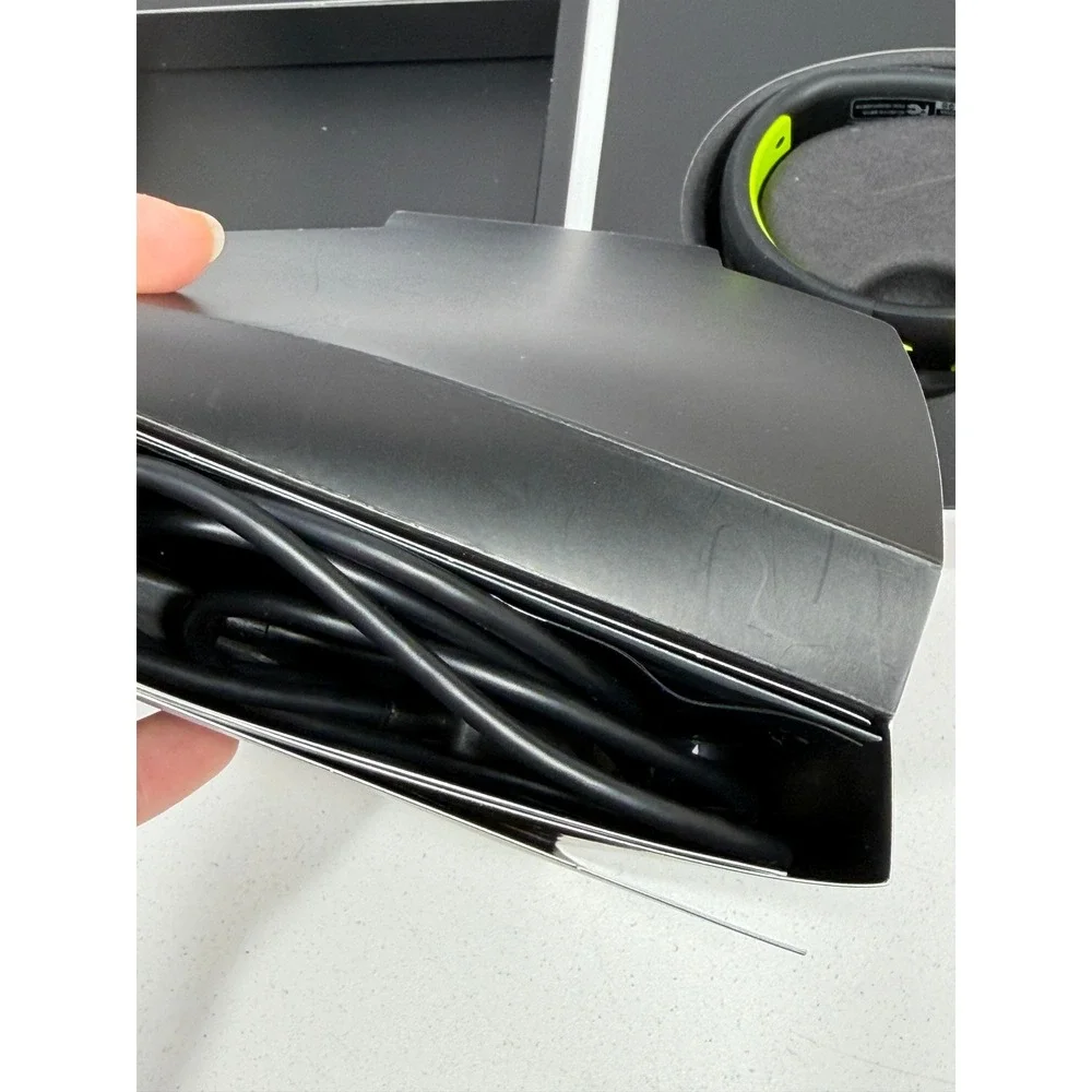 Nike+ FuelBand SE Black Volt Fitness Tracker Smart Band WM0110-071 M/L